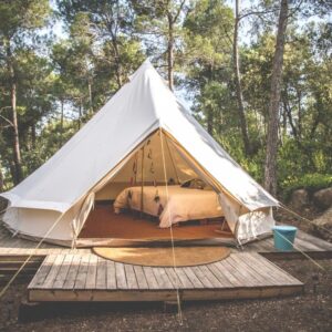 Ventajas del glamping con cubrimientos personalizados